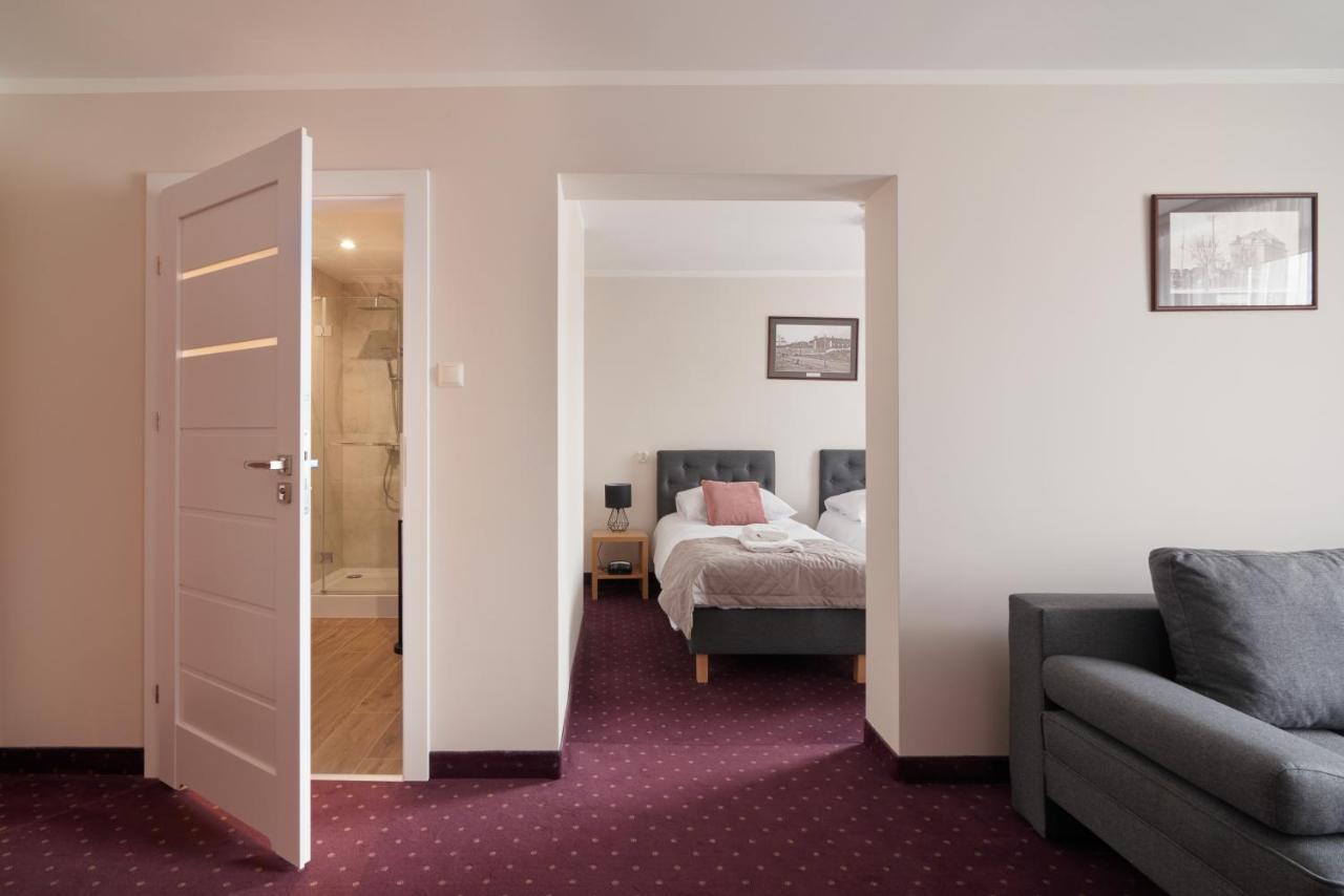 Hotel Renesans Замосць Экстерьер фото